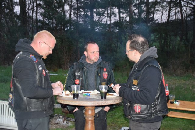 2016-04-08 Grillen am Clubhaus - DSC 3417