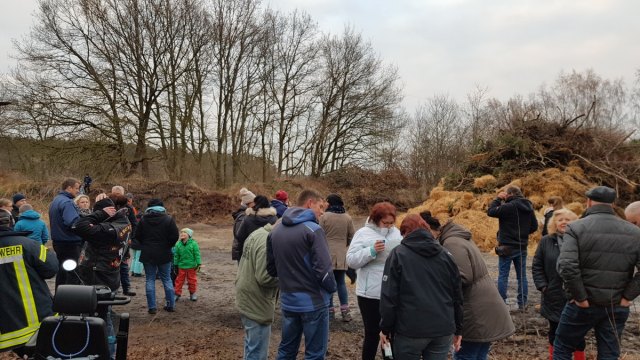 2018-04-01 Osterfeuer Karwitz - 20180401 191317