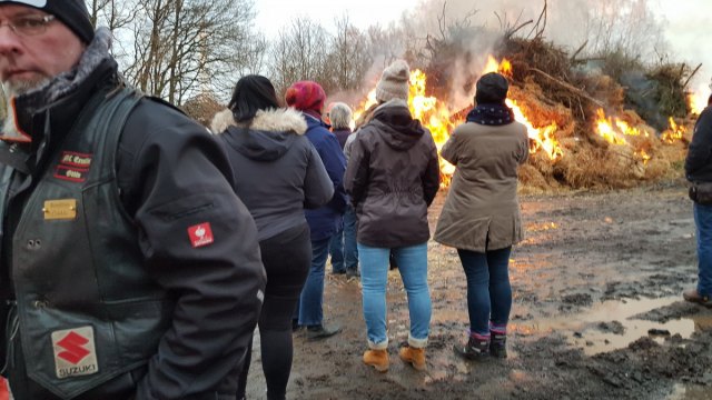 2018-04-01 Osterfeuer Karwitz - 20180401 191654