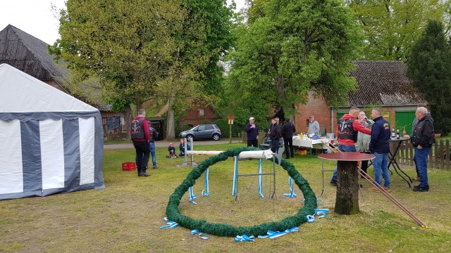 2019-05-01 MCE Maibaum Karwitz - 20190501 101147