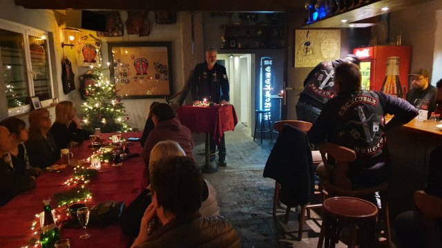 2019-12-27 Weihnachtsfeier Clubhaus - 20191227 193801