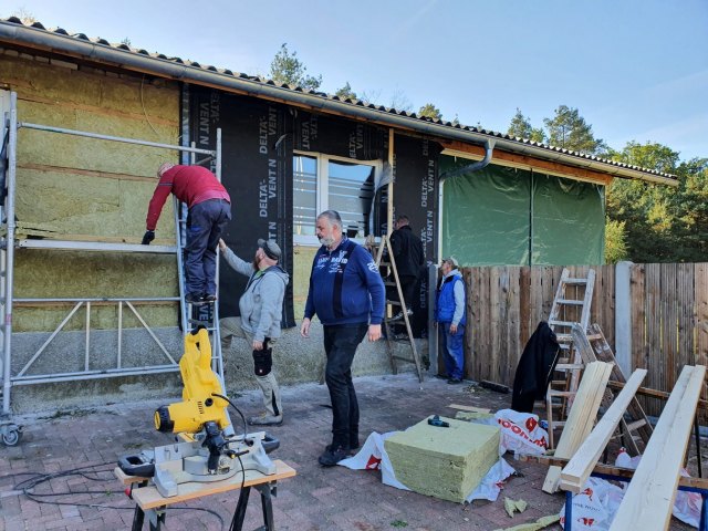 2021-10-09 MCE AE Wandverkleidung aussen - WhatsApp Image 2021 10 09 at 13.24.00